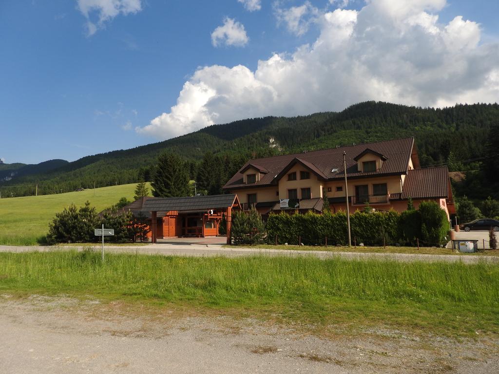 Penzion Montana Terchová Exteriör bild